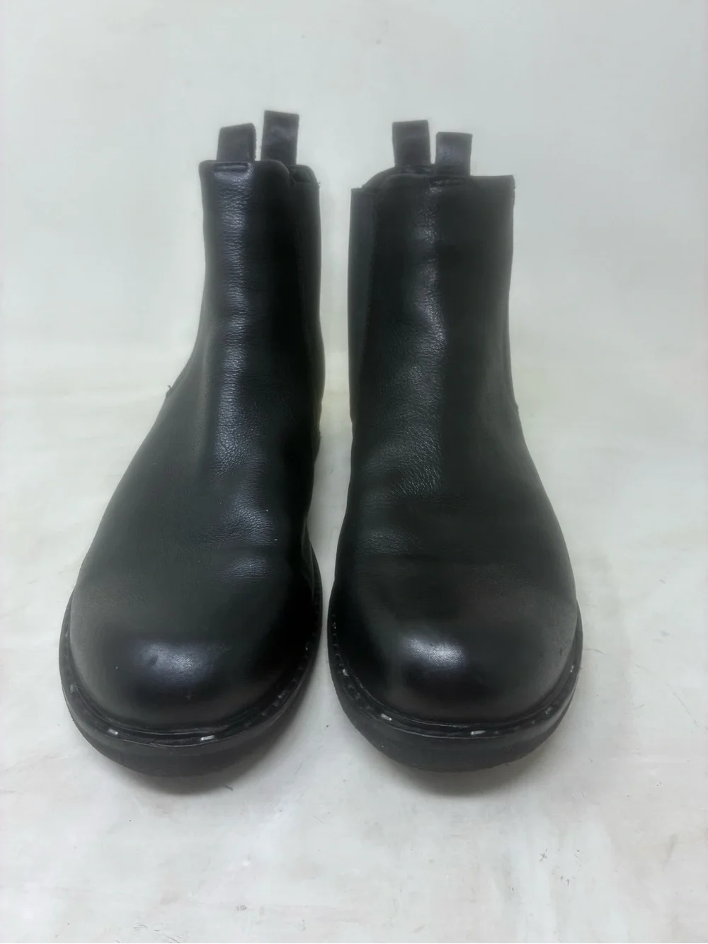 OTBT, Men's Black Leather Chelsea Boots - Classic Slip-On Style
